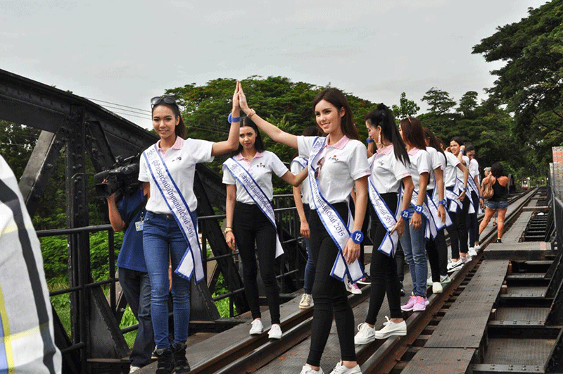 22 สาวงามผู้เข้าประกวด Miss Thailand World 2015 เดินทางเก็บตัวที่จังหวัดกาญจนบุรี