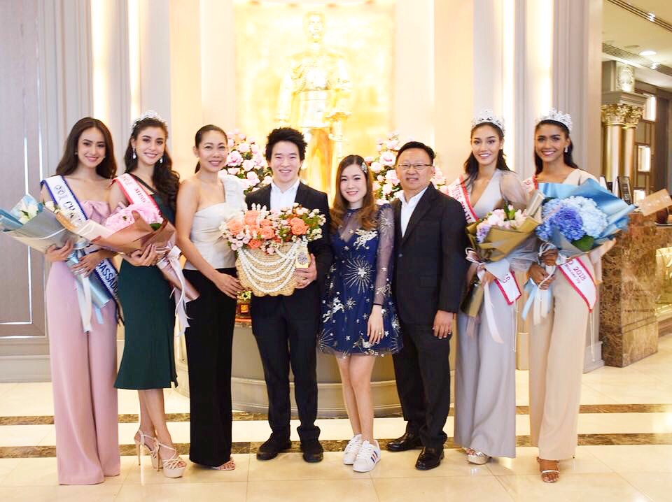 ณะมิสไทยแลนด์เวิลด์ 2018 เข้าขอบคุณผู้บริหารโรงแรมเดอะเบอร์เคลีย์ ประตูน้ำ ที่สนับสนุนการประกวดมิสไทยแลนด์เวิลด์ 2018 