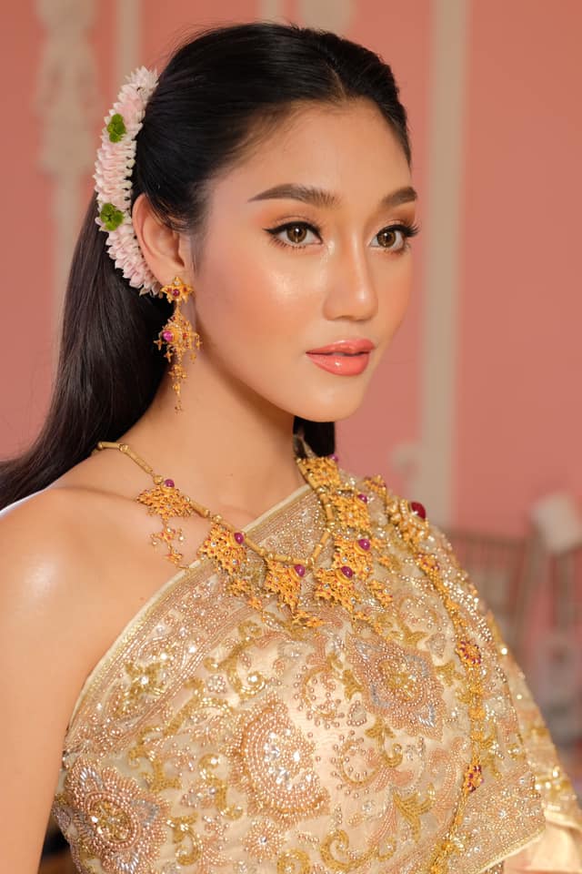 ชวนอึ้ง! นิโคลีน อวดโฉมสุดพิเศษ งดงามตระการตาสวยหวานแบบสาวไทย