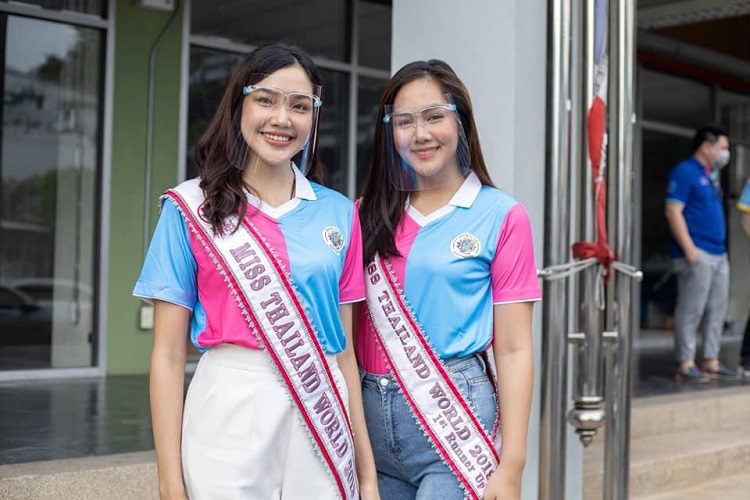 เกรซ-แผ่นฟิล์ม Miss Thailand World 2019 จับมือลงพื้นที่ชุมชนมิตรคราม สามเสน ซ.13 